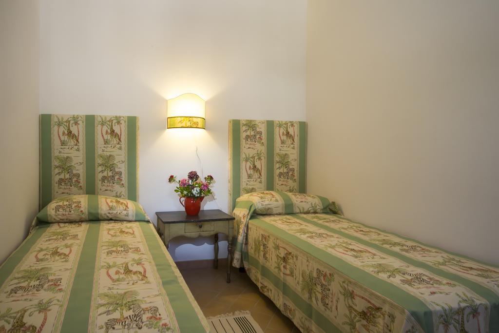 Le Case Dello Zingaro Contrada Sauci Grande Quarto foto